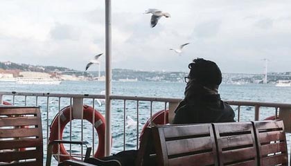 九游APP官网-曼城中场连续进球，展现强大实力，曼城中场核心是谁